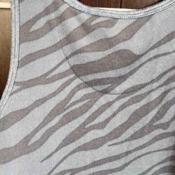 Live Love Lounge Zebra Print Karen Neuburger Tank Top Shirt Size Medium Blue - Picture 5 of 8